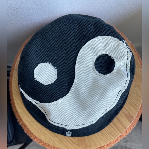 NWT GOORIN BROS collector ACID TRIP CAPSULE BUCKET HAT☯️ - Picture 3 of 7